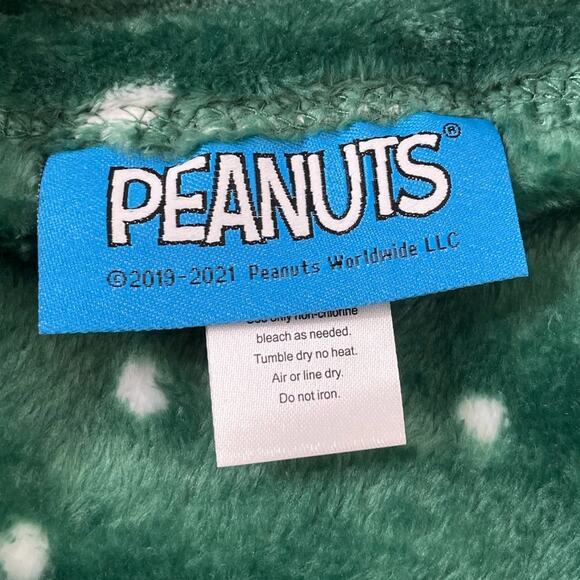 Peanuts Snoopy and Woodstock Christmas Blanket, Green, 50x70 - Picture 6 of 9